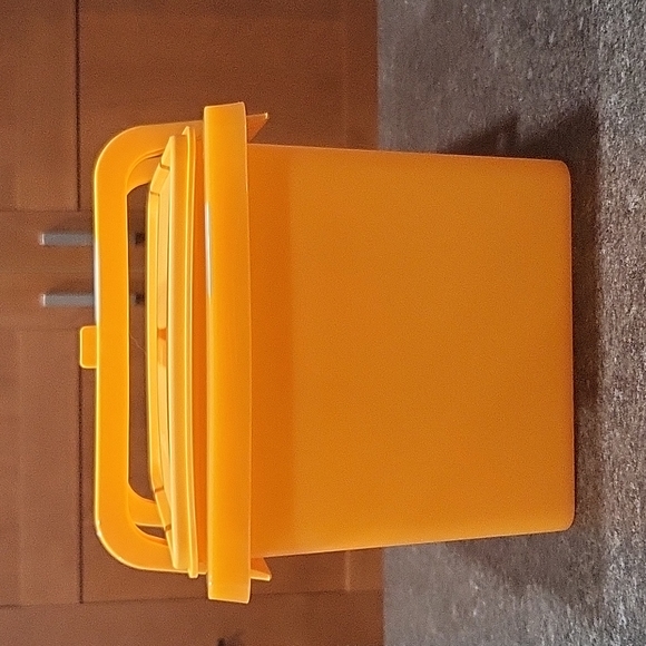 EXCLUSIVE Color- Tupperware Small Carryall - Picture 2 of 5